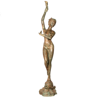 Lady holding Shell Bronze Fountain